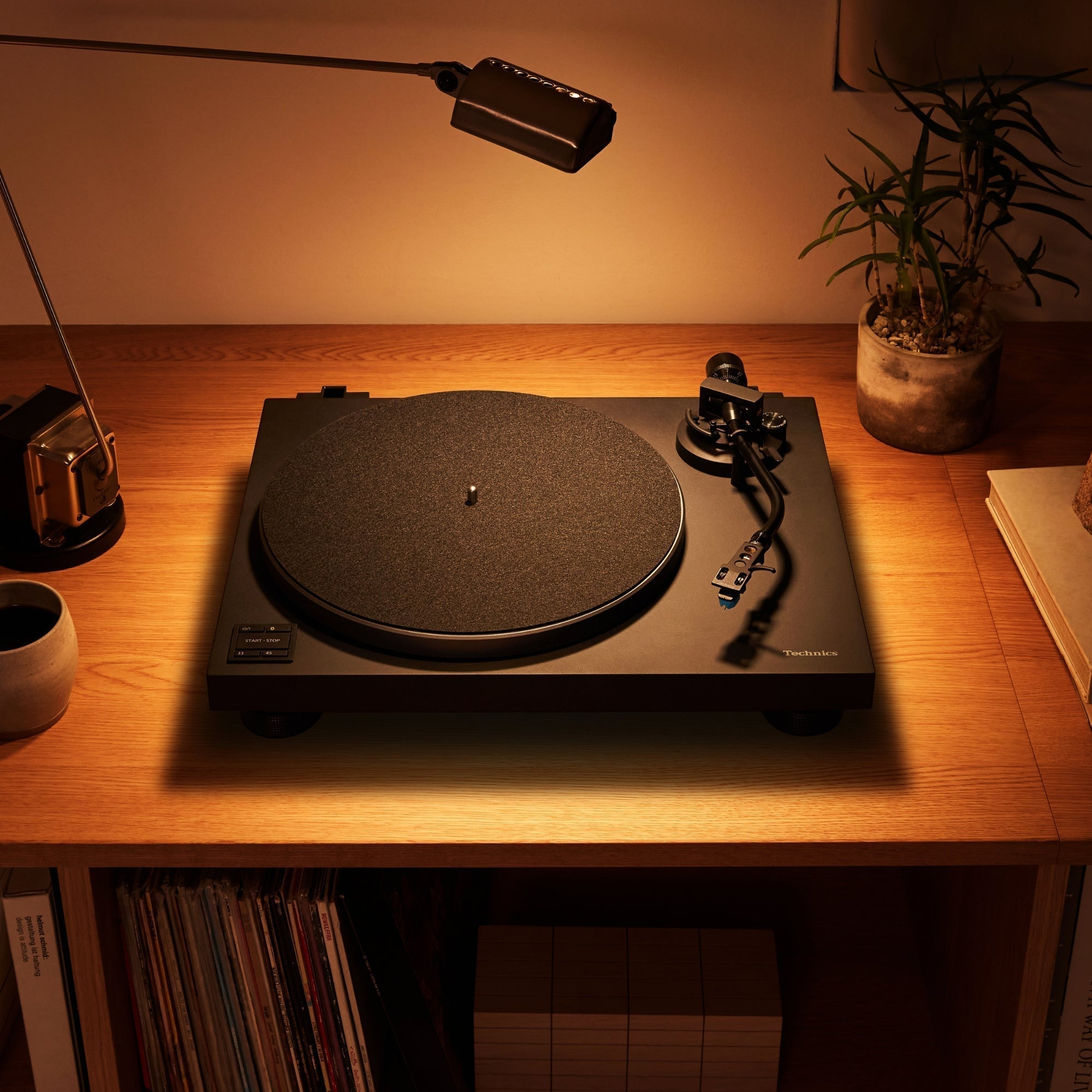 Technics SL-40CBT & SL-50C: Direct-Drive Turntables with Wireless Ease & Audiophile Fidelity