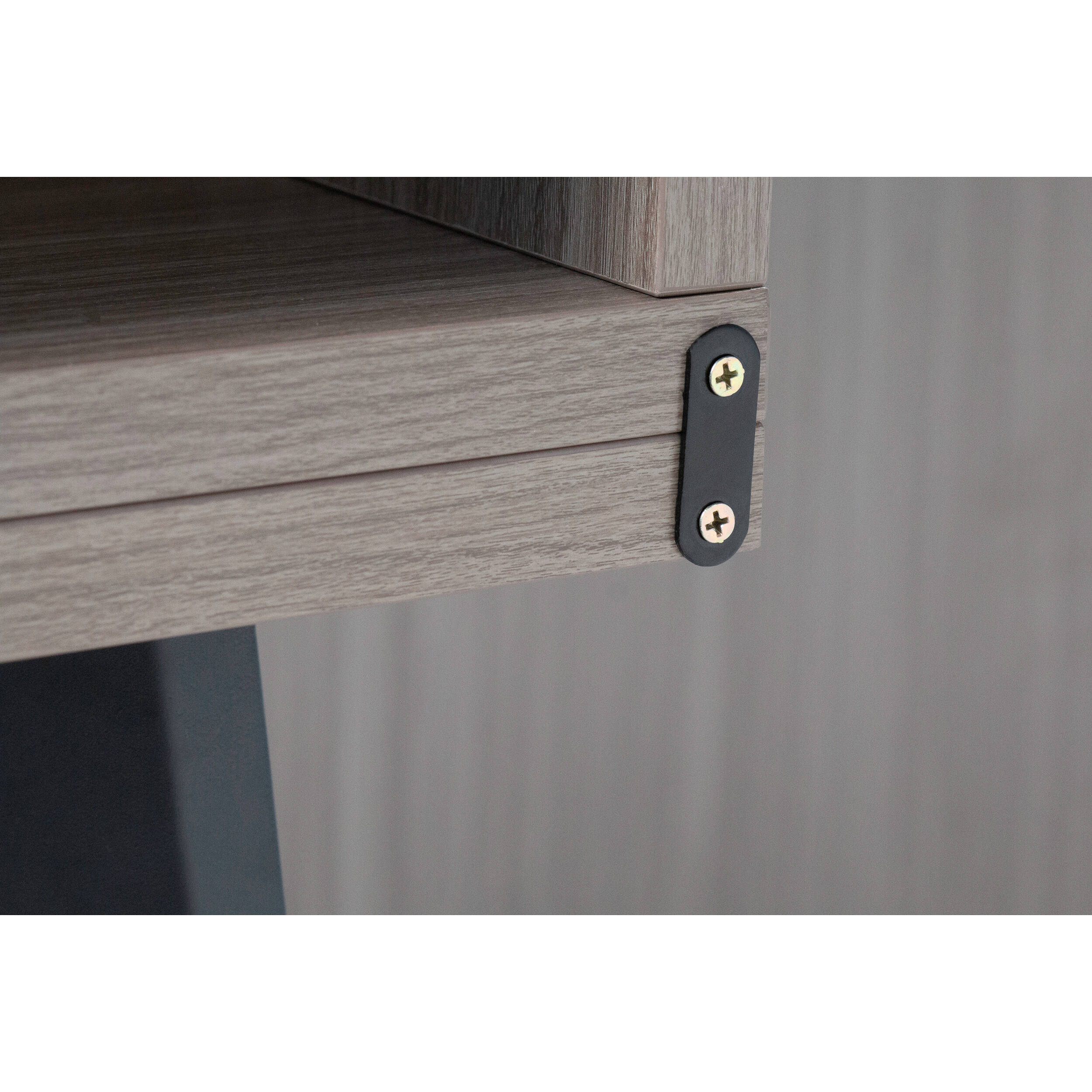 Gator Elite Series Content Furniture Desk