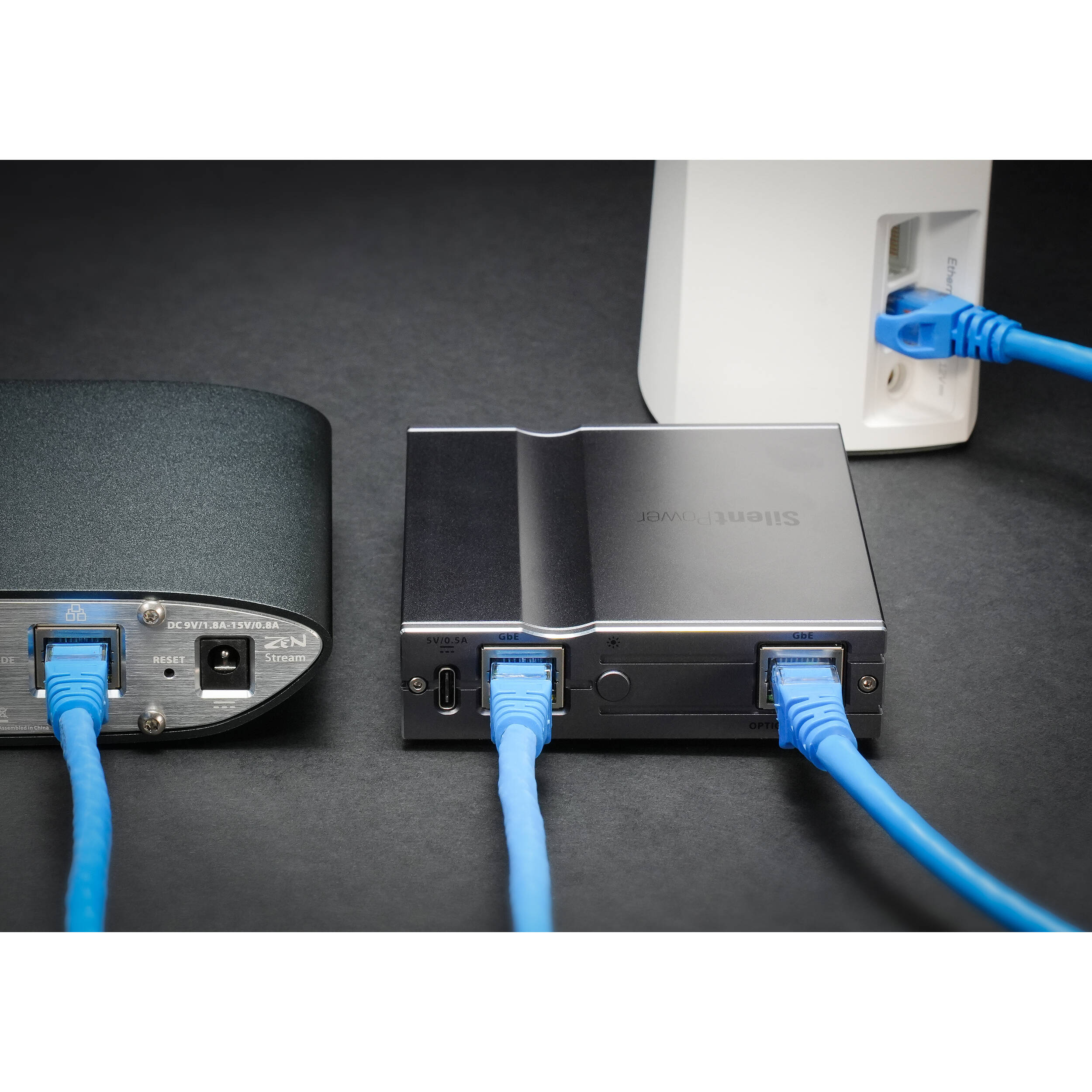 SilentPower LAN iPurifier Pro noise filter and conditioner with sleek design and LED indicator lights.