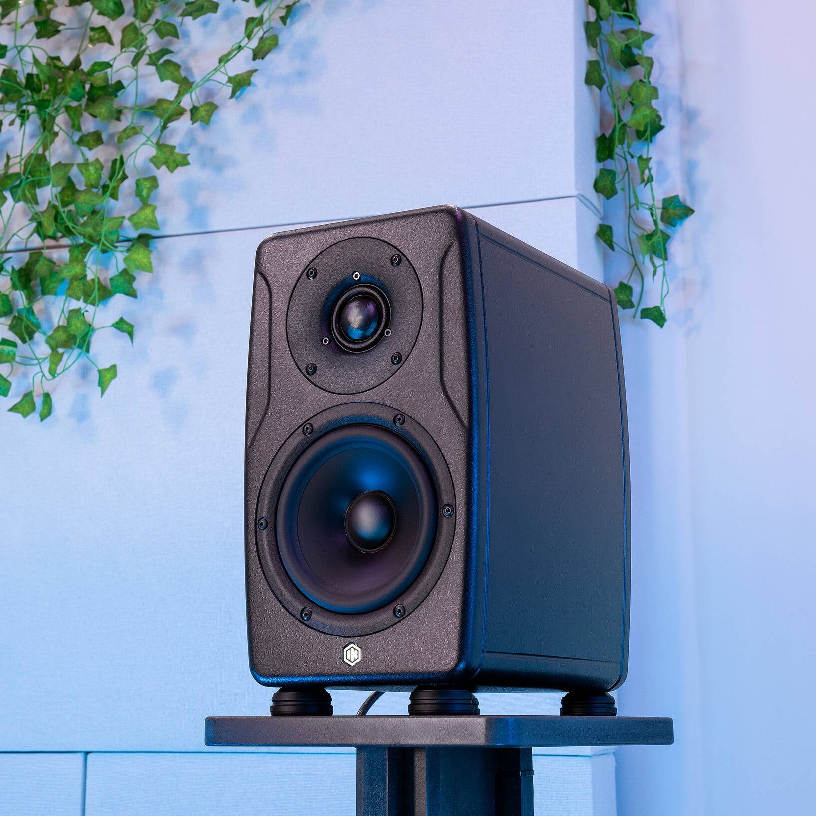 IK Multimedia iLoud Precision 5 MK2 active nearfield monitor speaker with black enclosure and front port design.