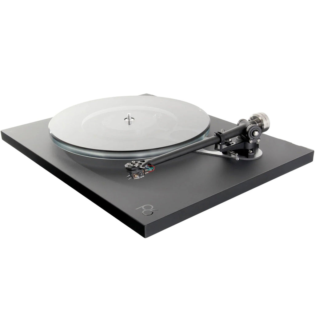 Rega Planar 6 turntable in Polaris Grey with Nd5 cartridge, showcasing its sleek design and tonearm components.