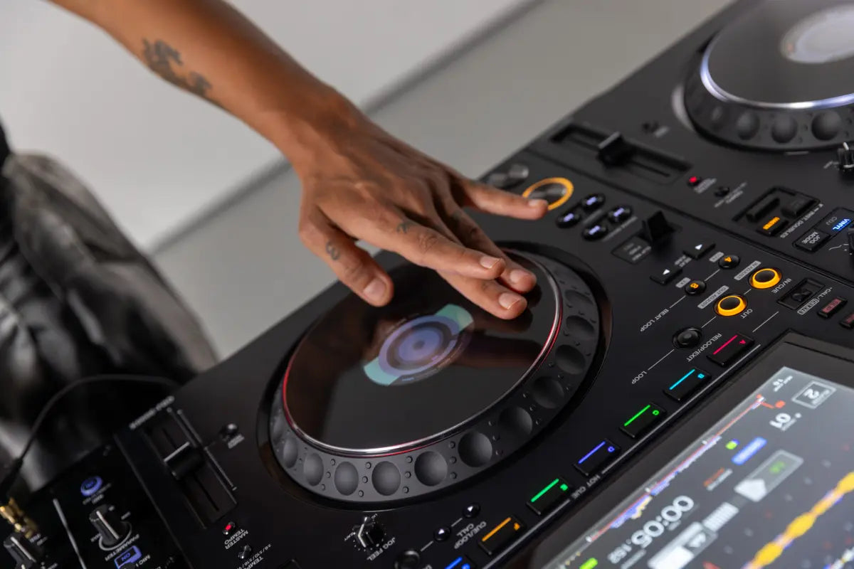 AlphaTheta CDJ-3000X DJ media player, lifestyle setting