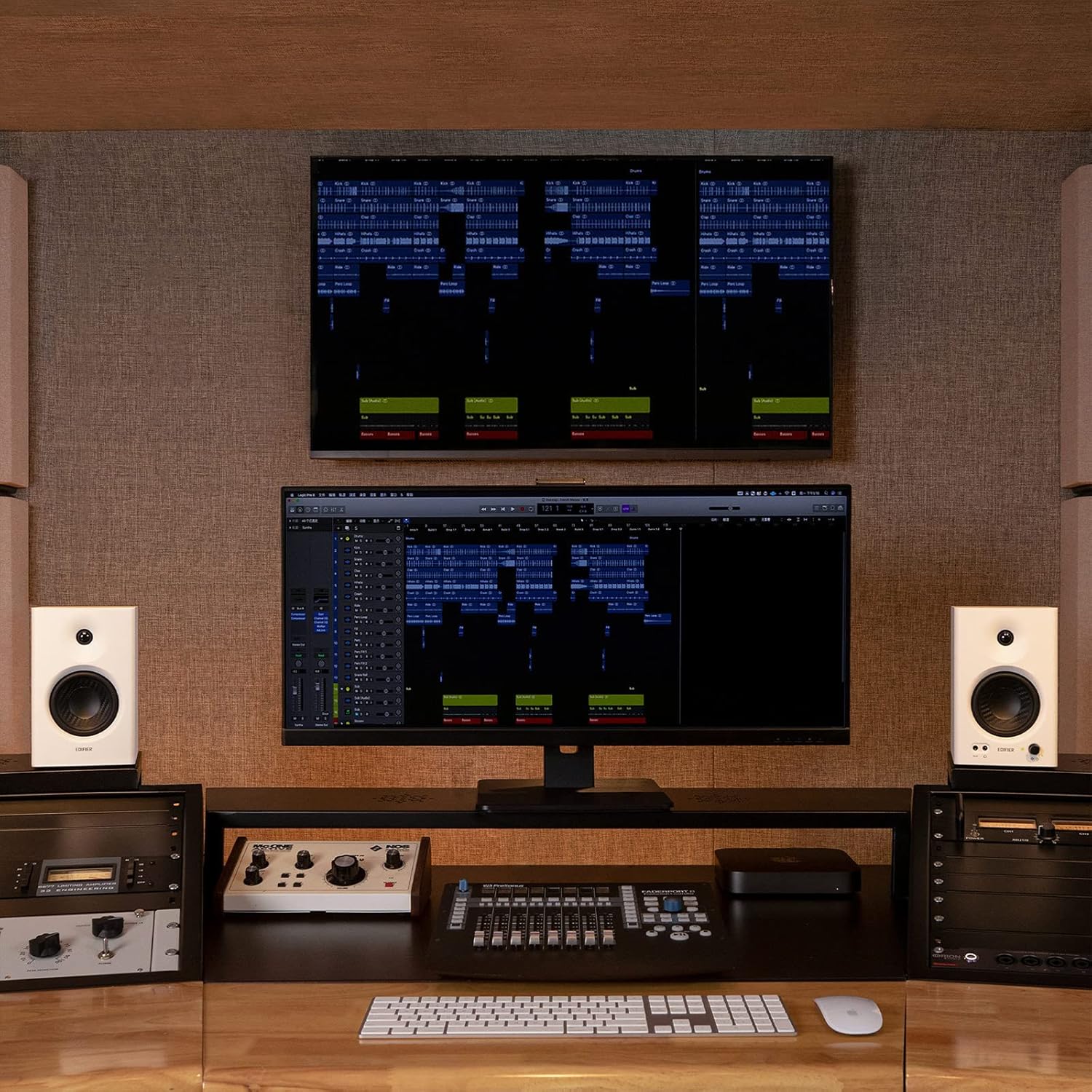 Edifier MR4 desktop speakers, desktop setup.