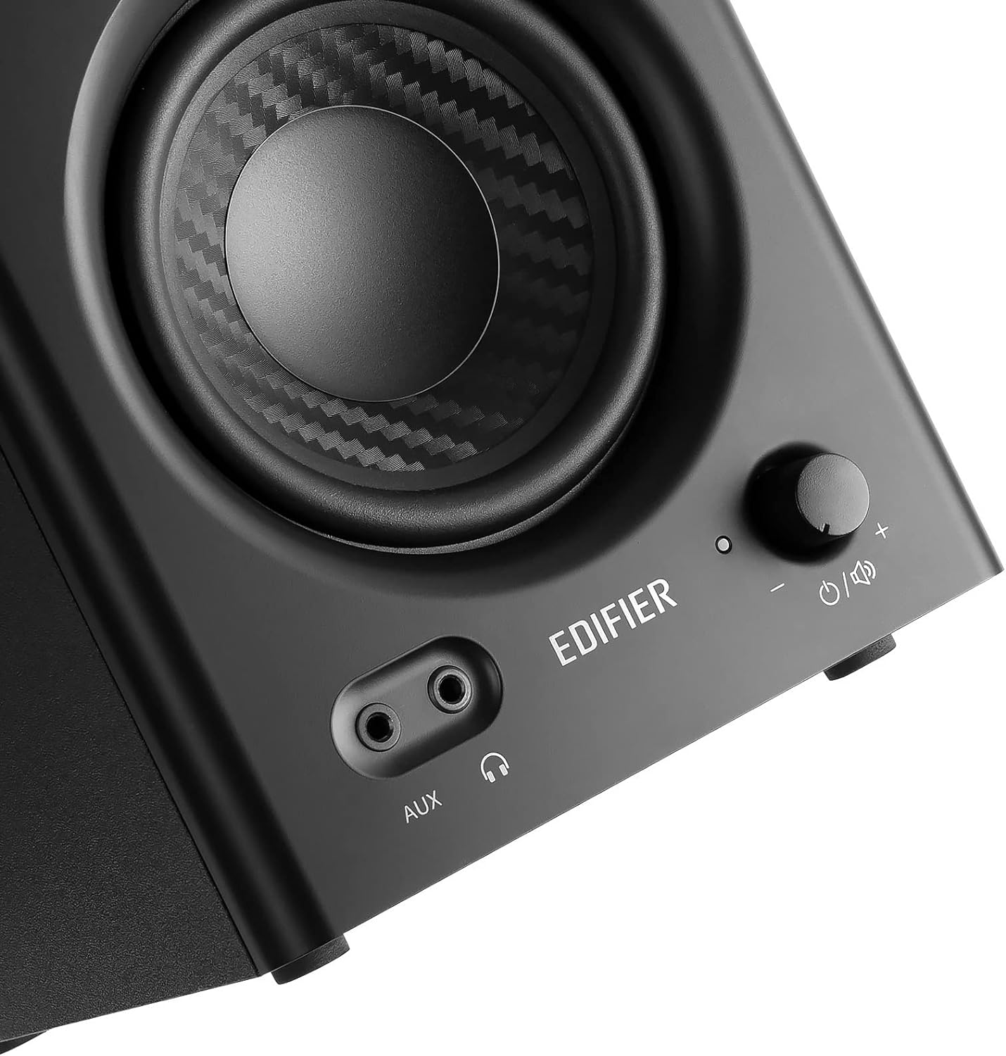 Edifier MR4 desktop speakers, desktop setup.