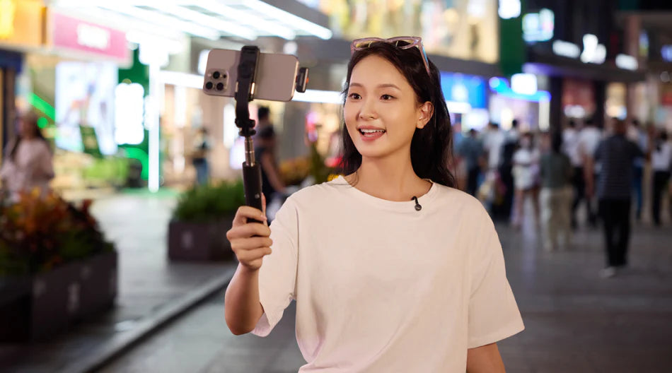 Hollyland Lark M2S USB-C Combo (1RX - USB-C) wireless microphone system, close-up detail.
