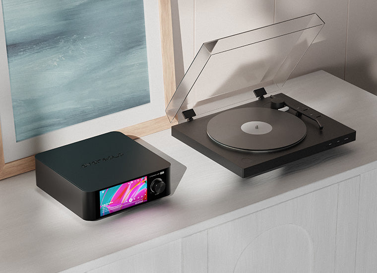 Eversolo Play music streamer device with sleek design and control buttons, designed for high-quality audio streaming.