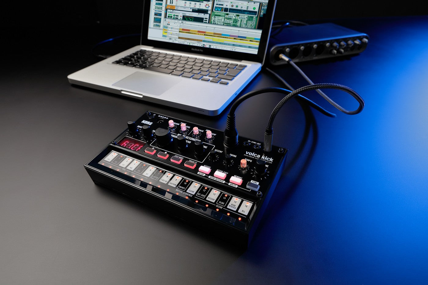 Korg Volca Kick drum machine, view 3