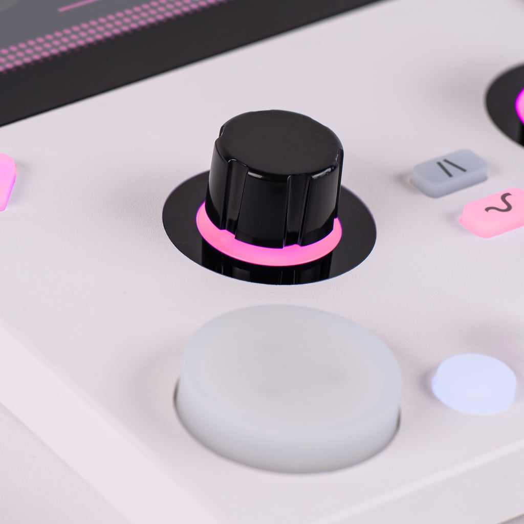 LOVE Synthesizers First Love, White, touchscreen detail