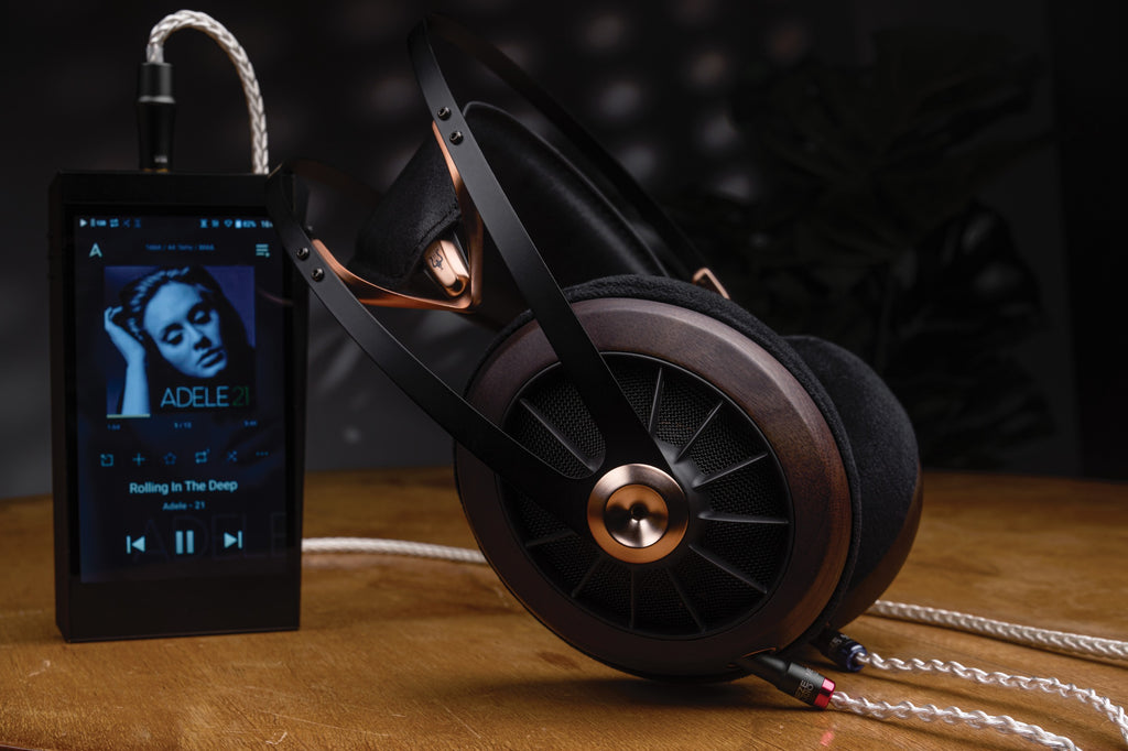 Meze Audio 109 Pro wired headphones, black.