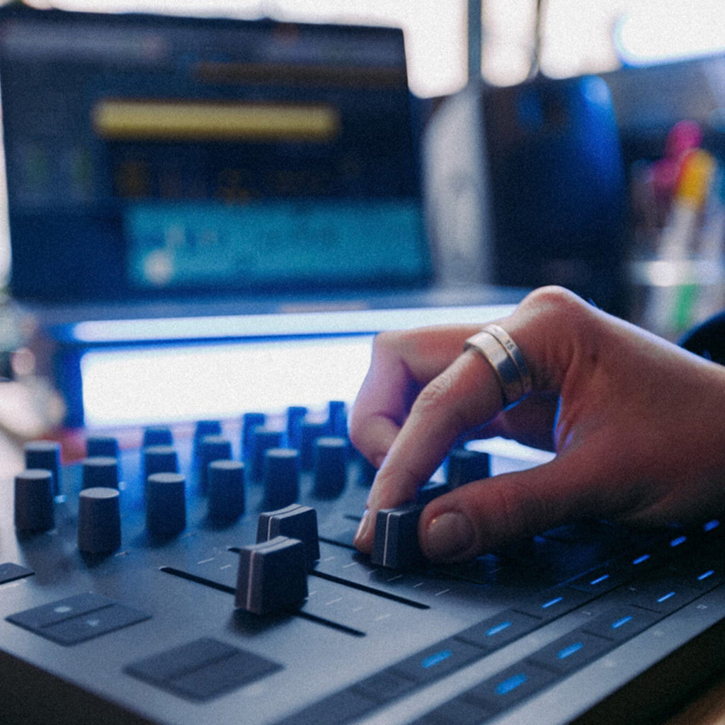 Novation Launch Control XL MK3 MIDI controller, lifestyle setting