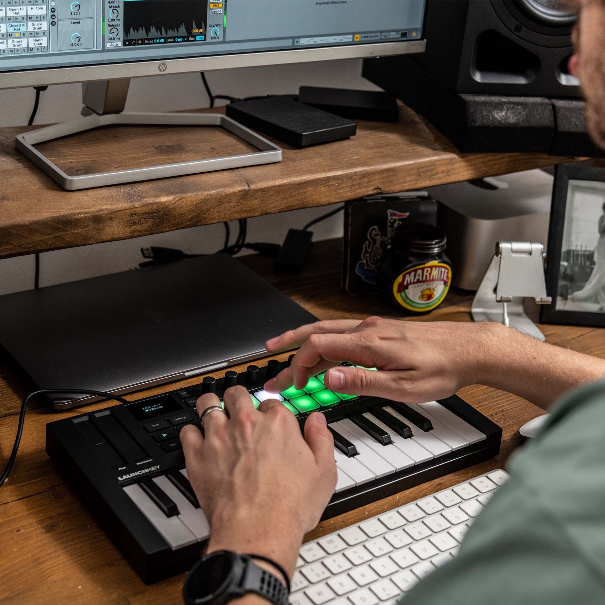 Novation Launchkey Mini 37 MK4 MIDI keyboard