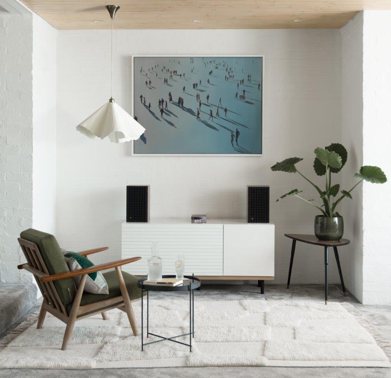 JBL L52 Classic passive bookshelf speakers with black wood finish and metal grilles, designed for high-quality home audio.