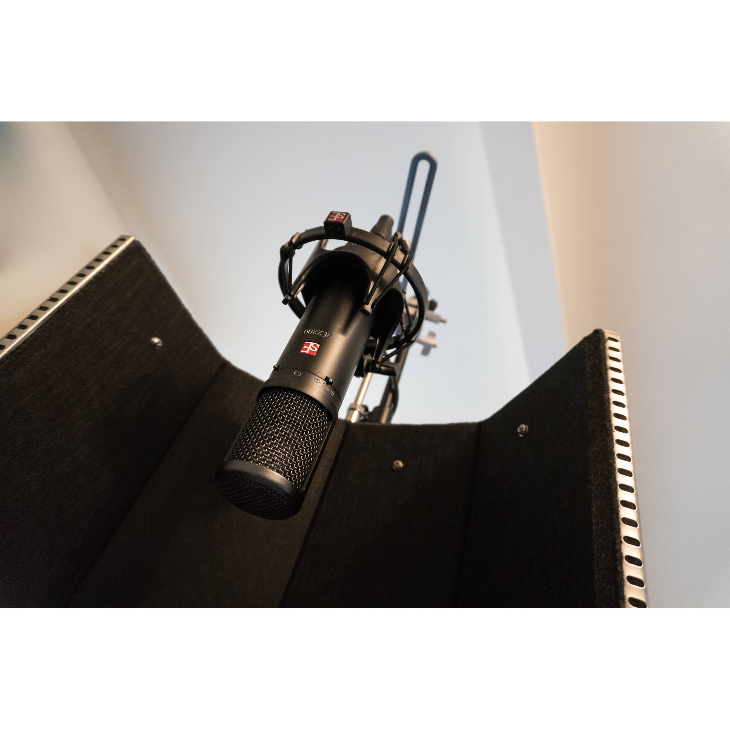 sE Electronics sE2200 condenser microphone, alternate view 11