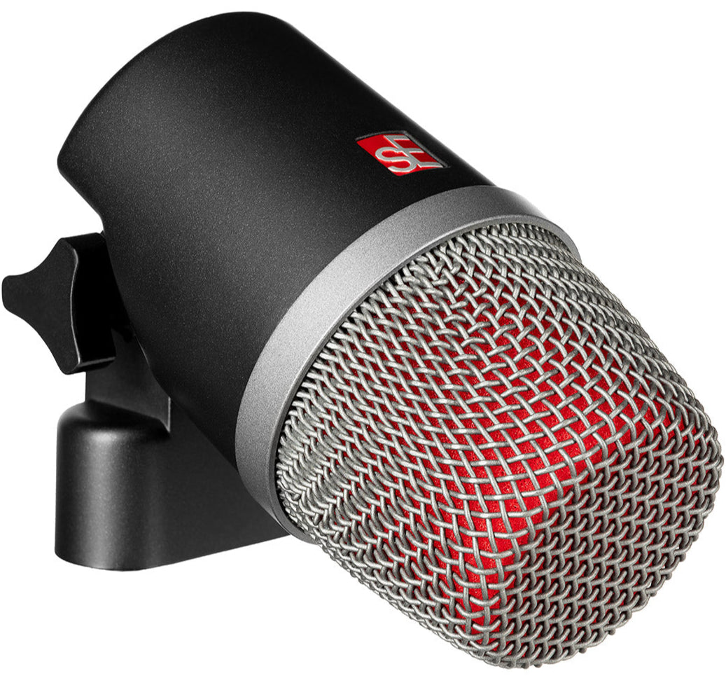 SE Electronics V KICK dynamic microphone shown with black grille and branding, ideal for kick drum and instrument recording.