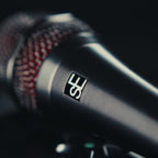 sE Electronics V8 close-up of the brushed metal body and sE logo