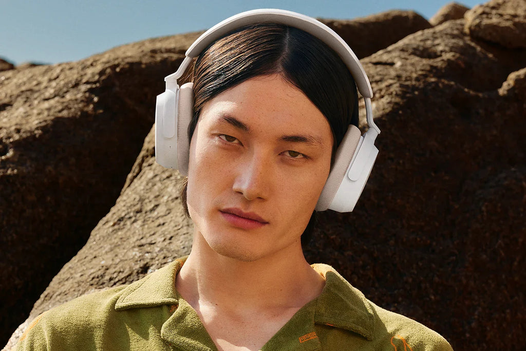 Sennheiser Accentum Wireless headphones, white, lifestyle