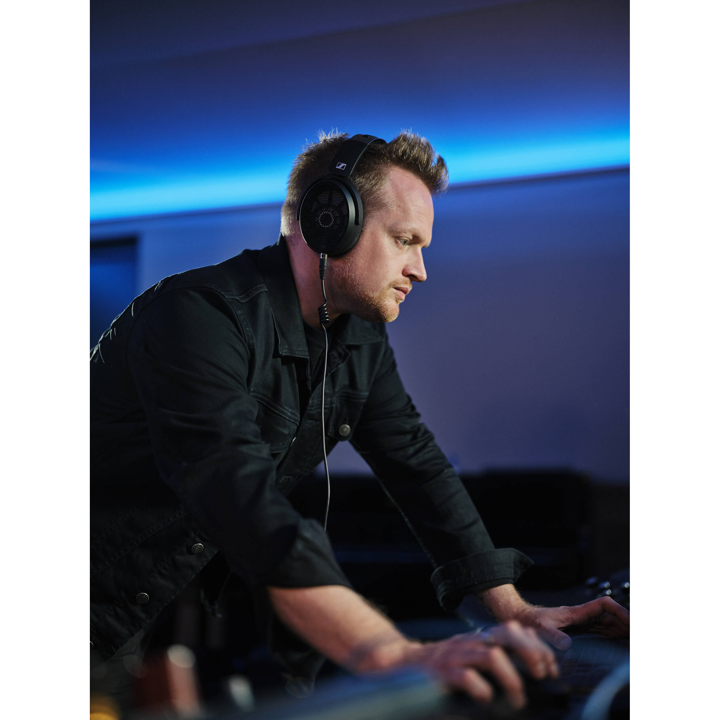 Sennheiser HD 490 Pro Plus studio headphones, black.