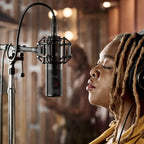 Shure KSM32C/HM condenser microphone from the stage kit, shown with its professional studio design and microphone grille.
