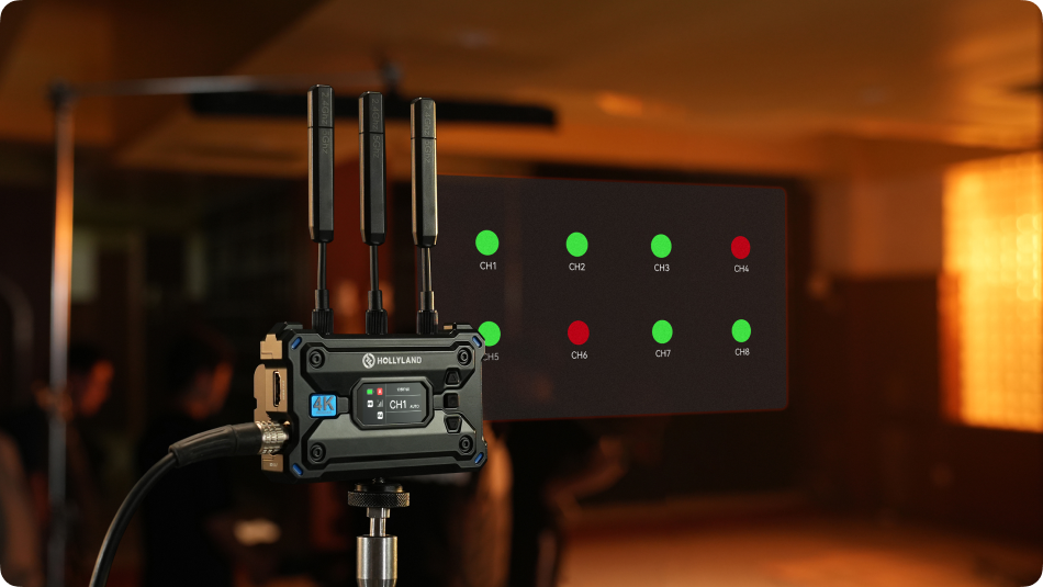 Hollyland Pyro S wireless video transmission system with sleek design, used for high-quality wireless video streaming.