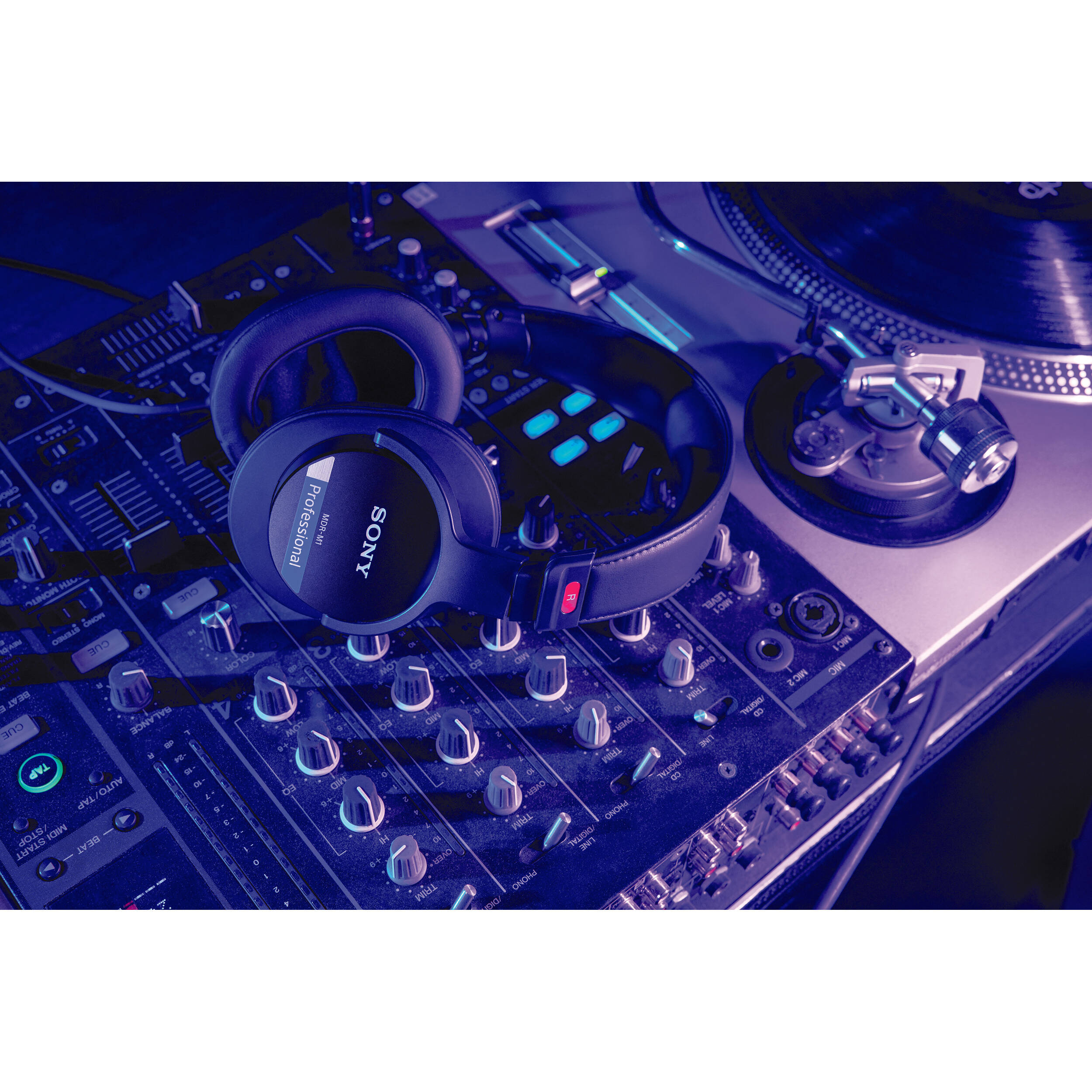 Sony MDR-M1 studio headphones, alternate view 14