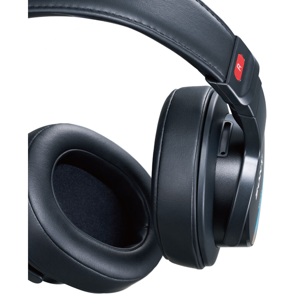 Sony MDR-M1 studio headphones, alternate view 6