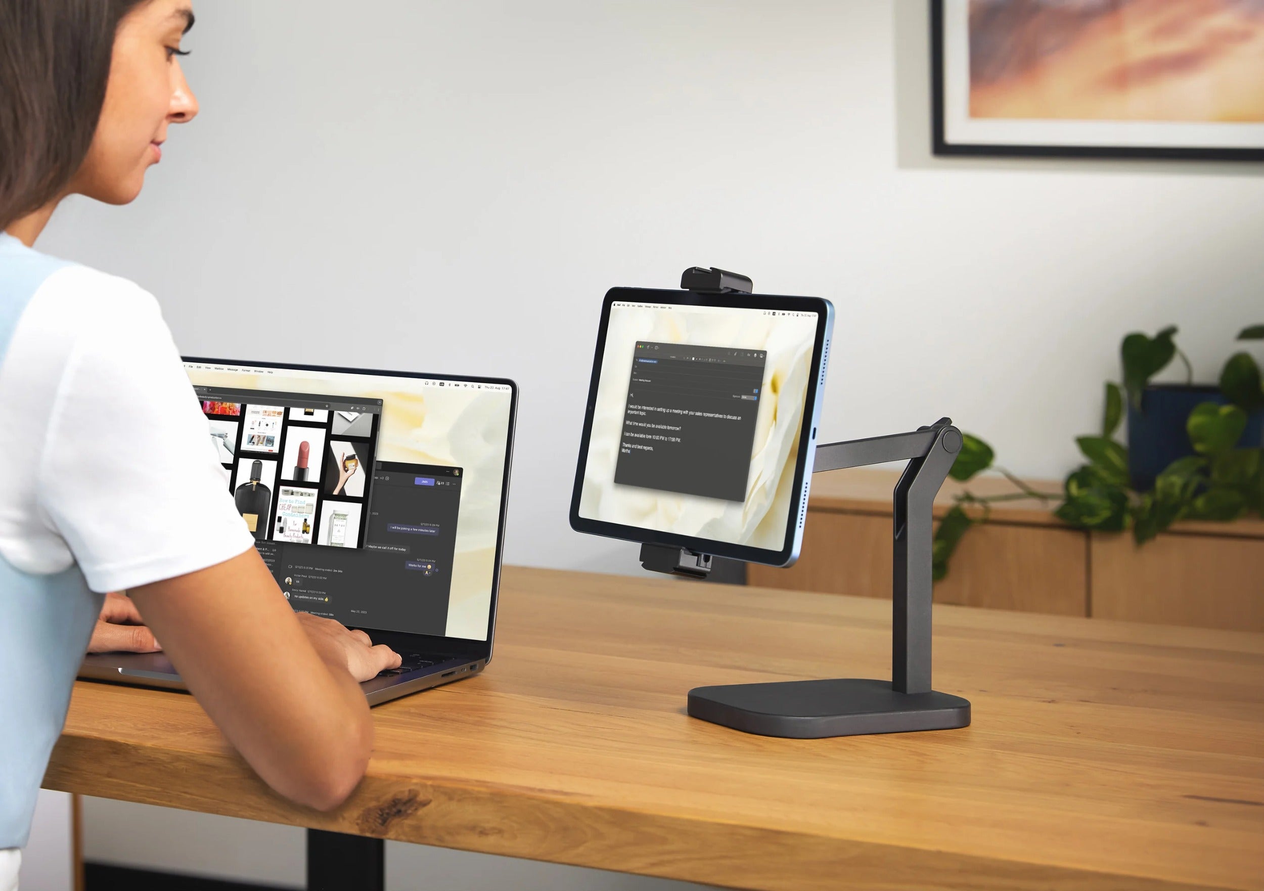 Elgato Wave Desk Stand holding a microphone on a modern desk, designed for desktop microphones and professional audio setups.