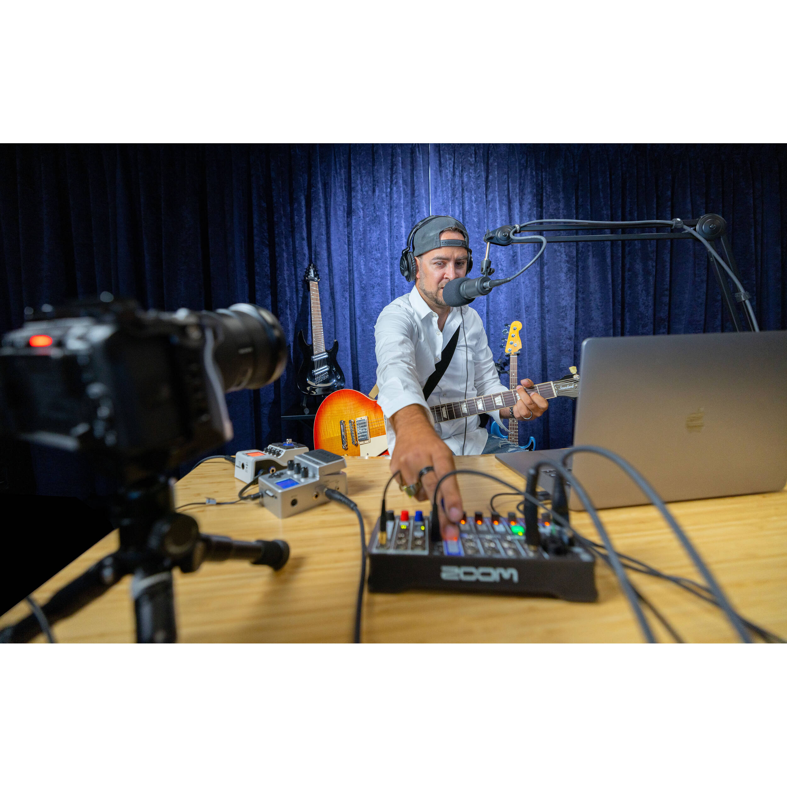 Zoom LiveTrak L-6 digital mixer, view 9